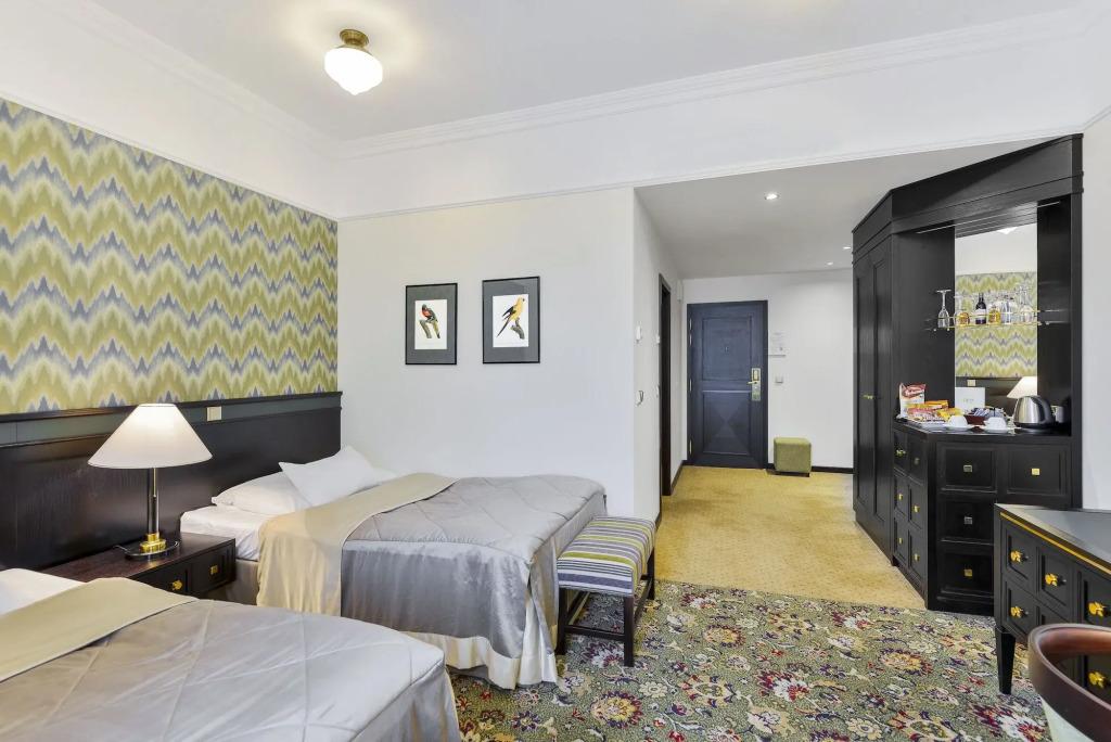 hotel image 13