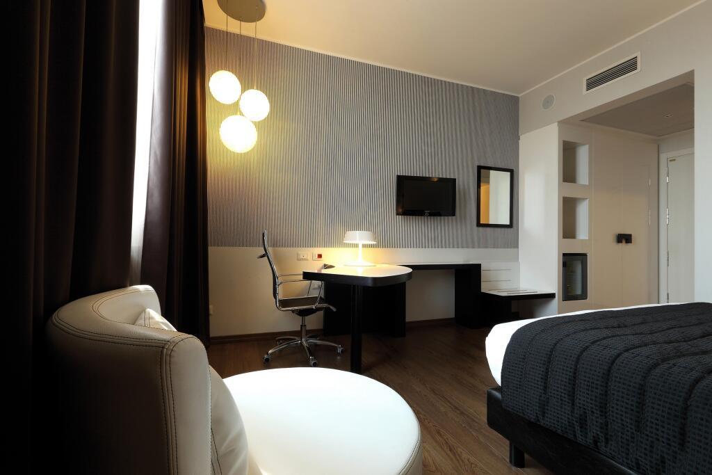 hotel image 16