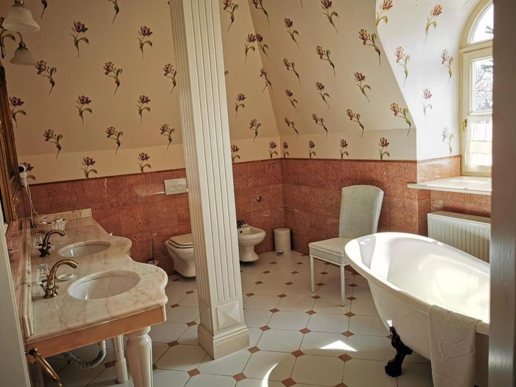 hotel image 13