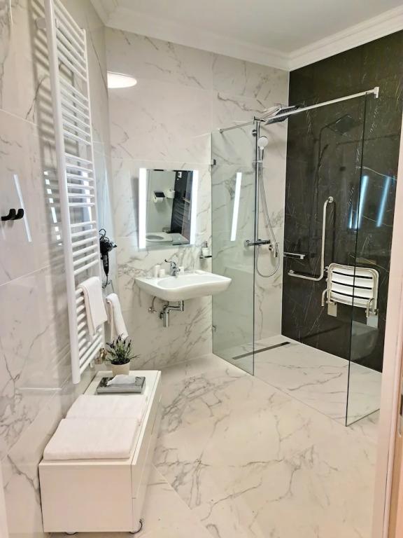 hotel image 16