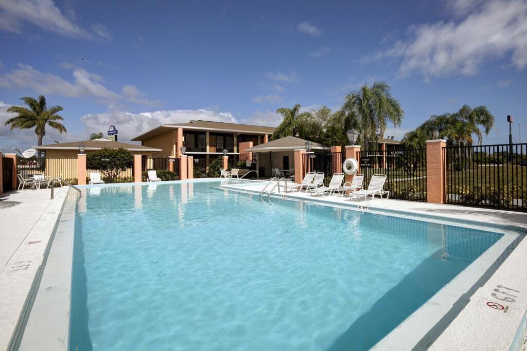 hotel image 13