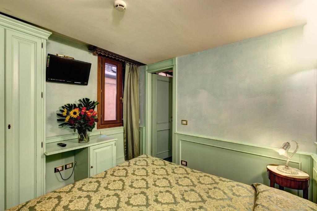 hotel image 13