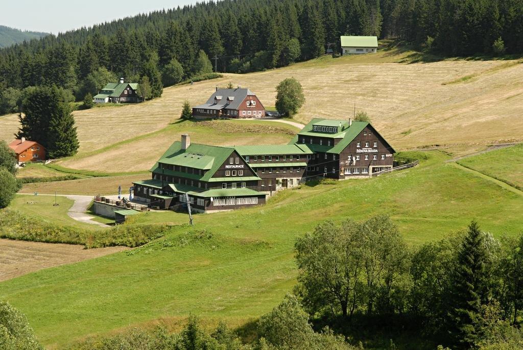 hotel image 9
