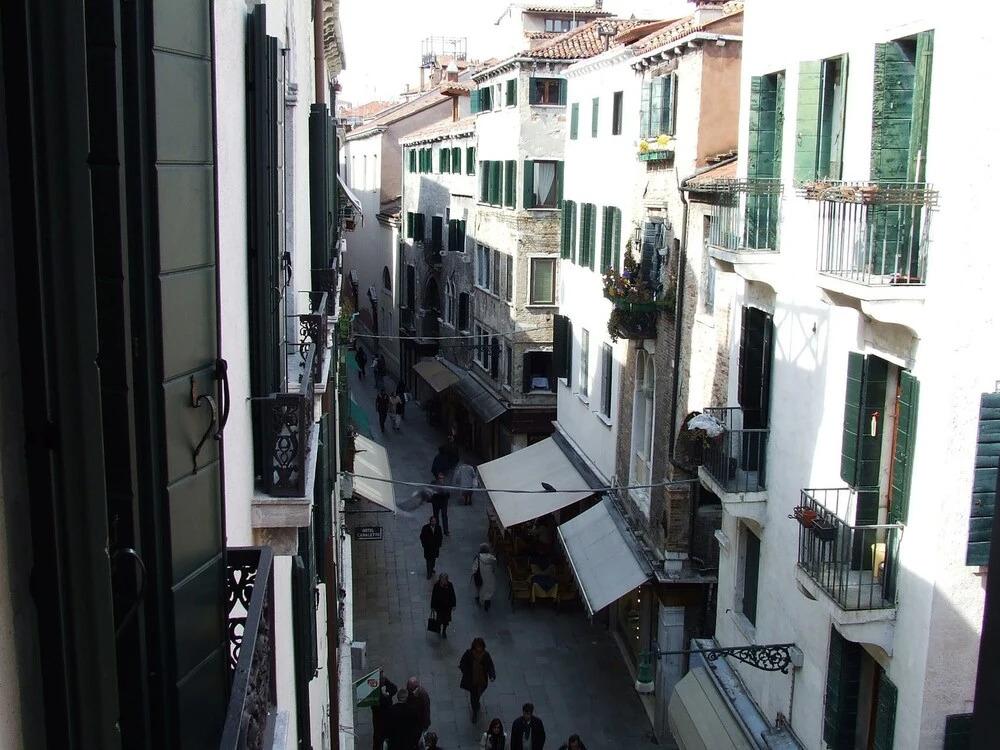 hotel image 13