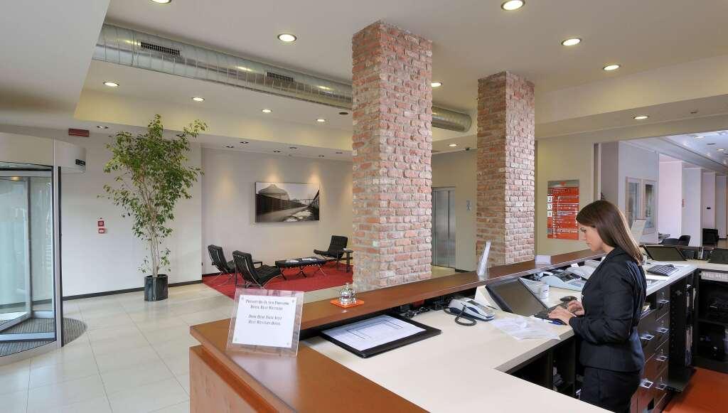 hotel image 16