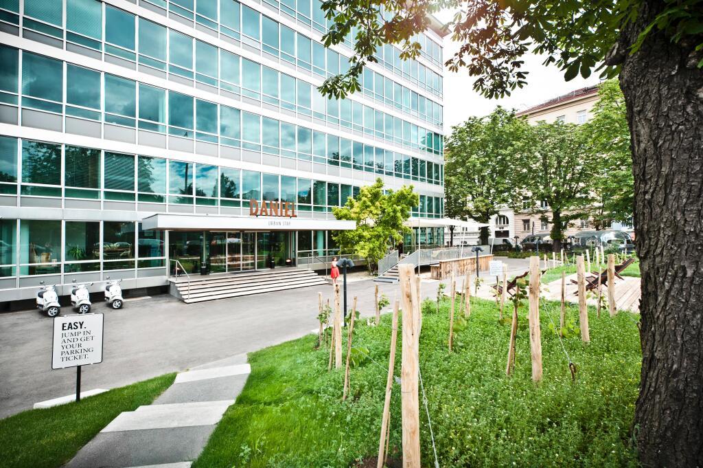 hotel image 9