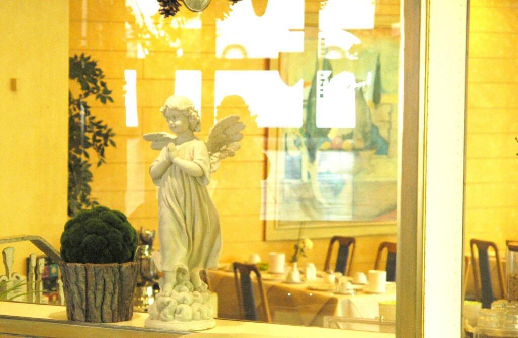 hotel image 16