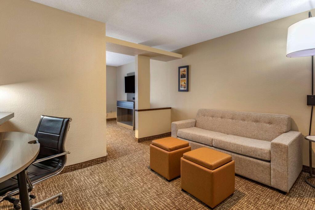 hotel image 10