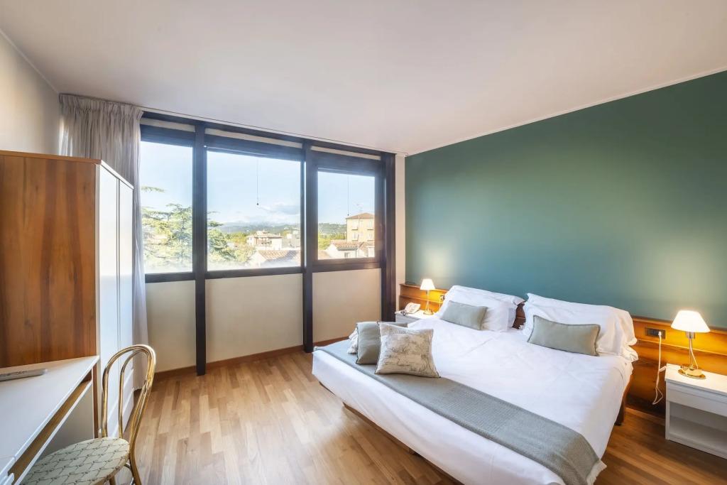 hotel image 16