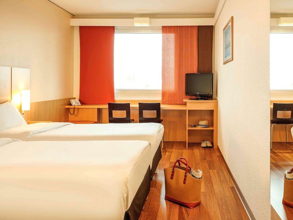 hotel image 11