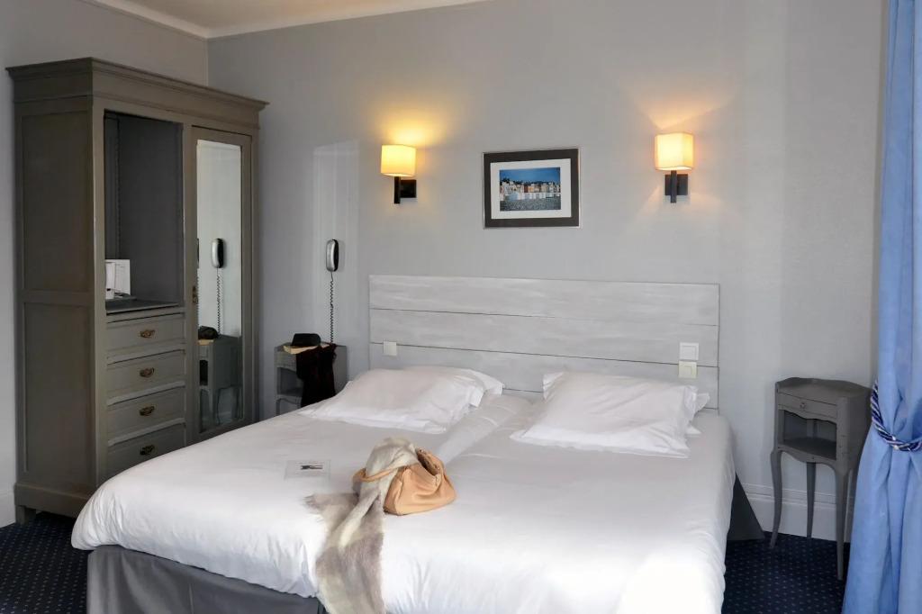 hotel image 16