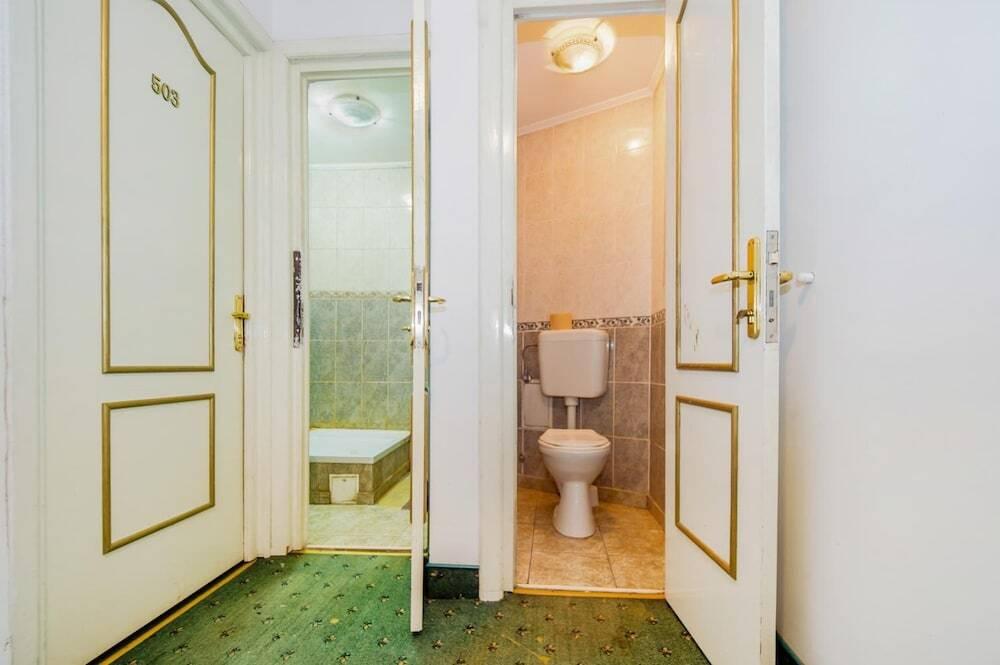 hotel image 16