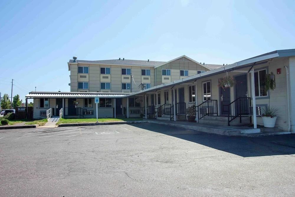 hotel image 8