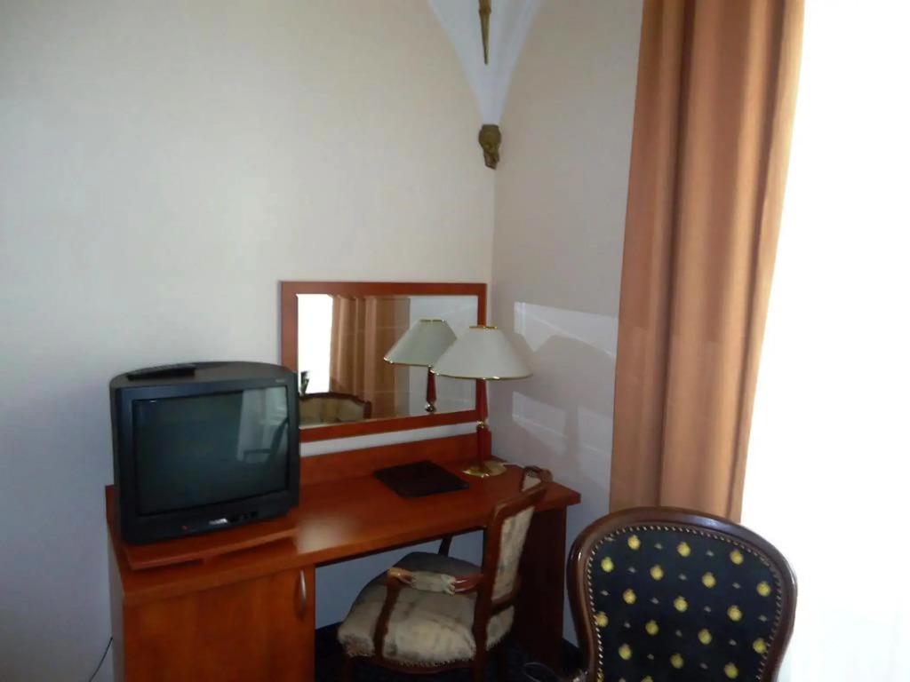 hotel image 12