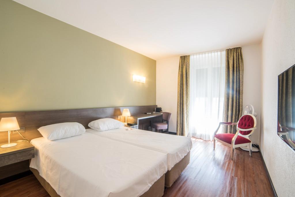 hotel image 9
