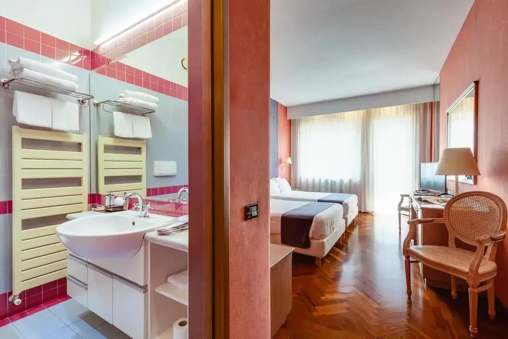 hotel image 13