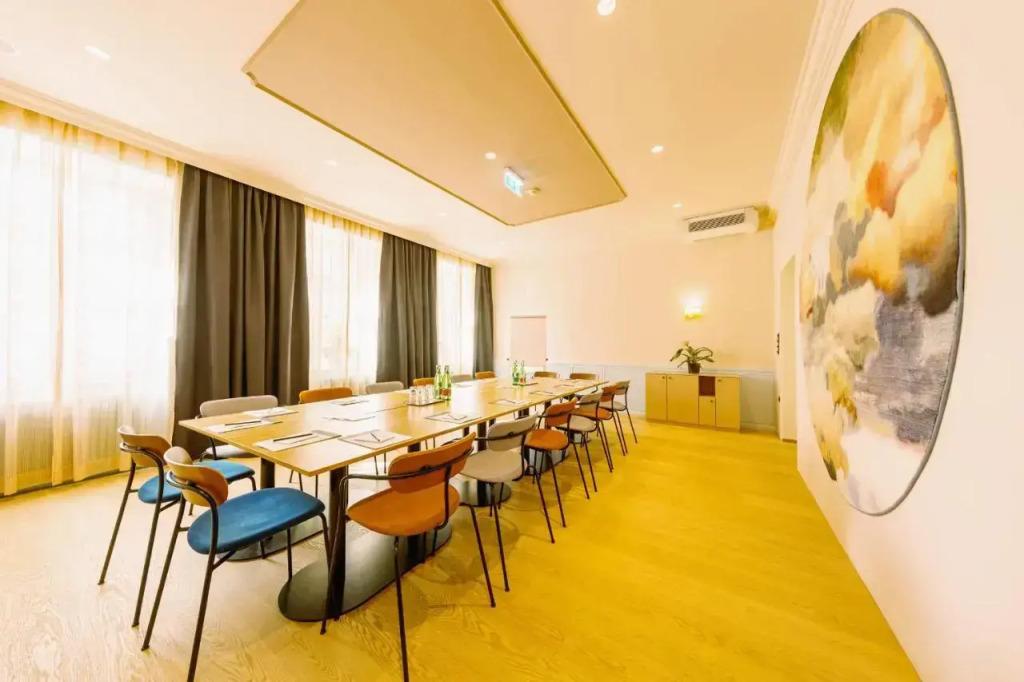 hotel image 16