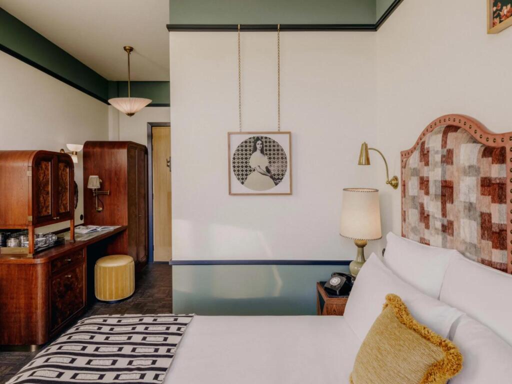 hotel image 16
