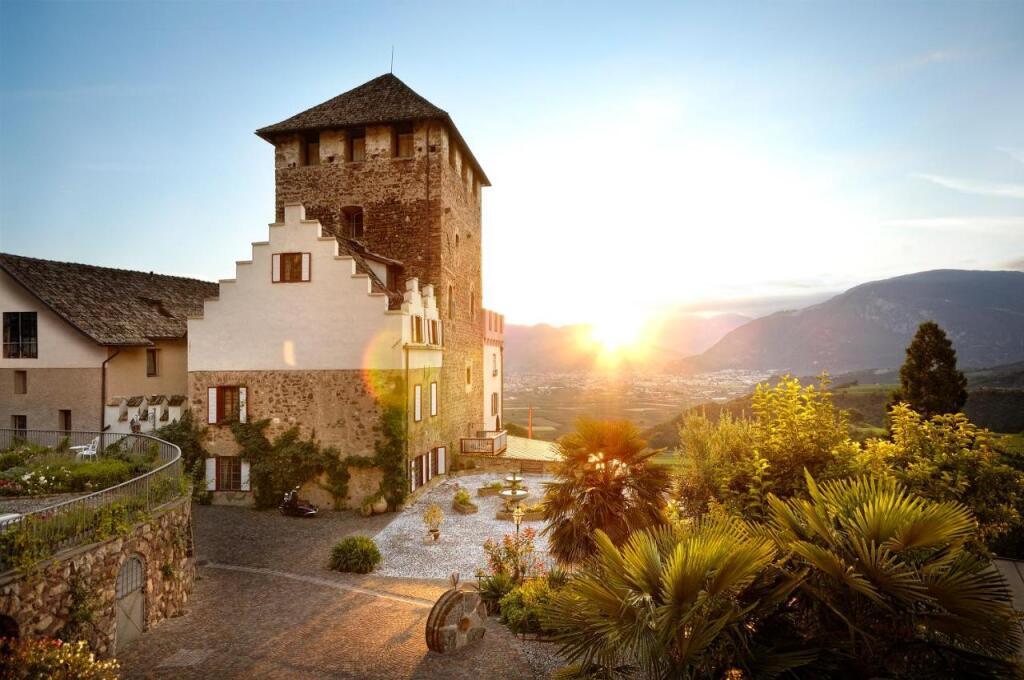 hotel image 16