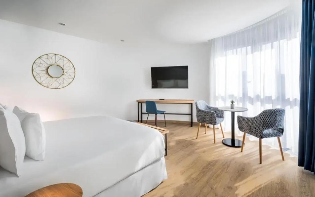 hotel image 11