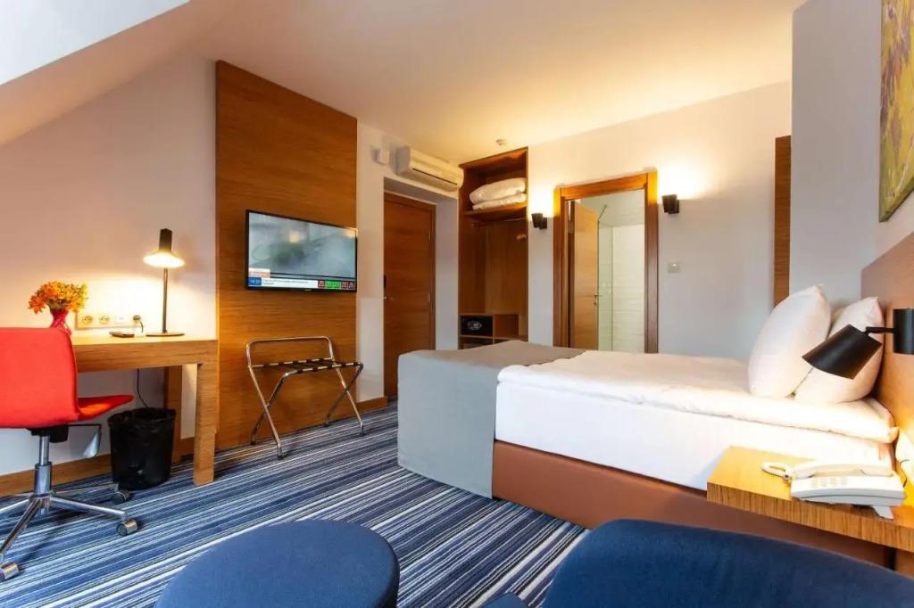 hotel image 13