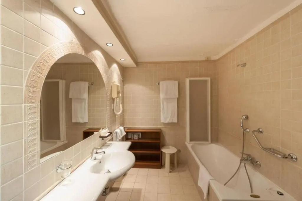 hotel image 12