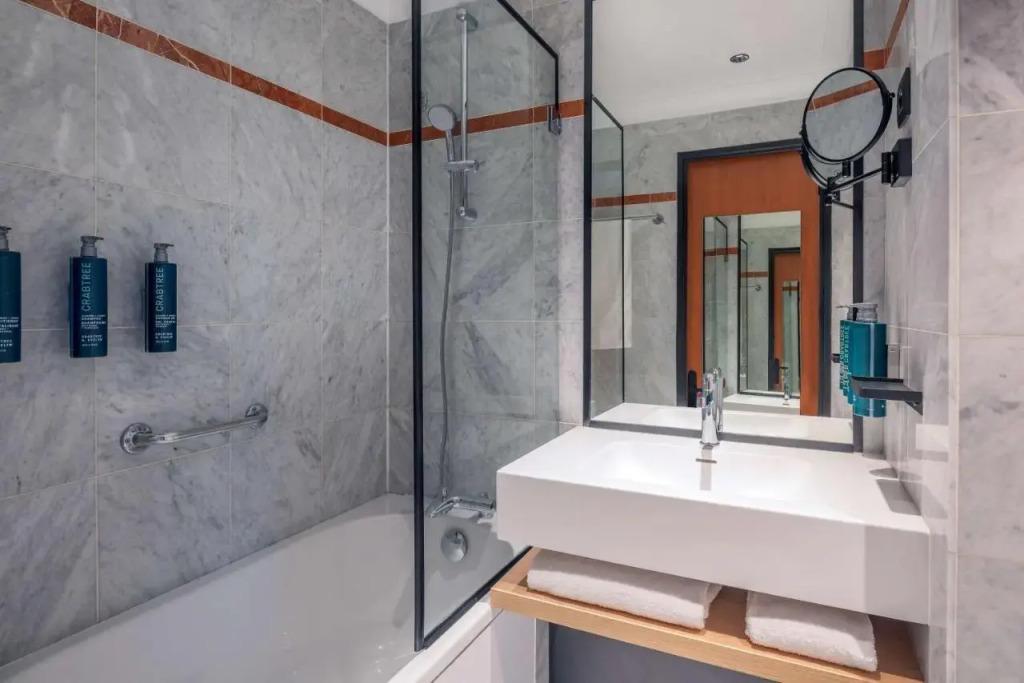 hotel image 10