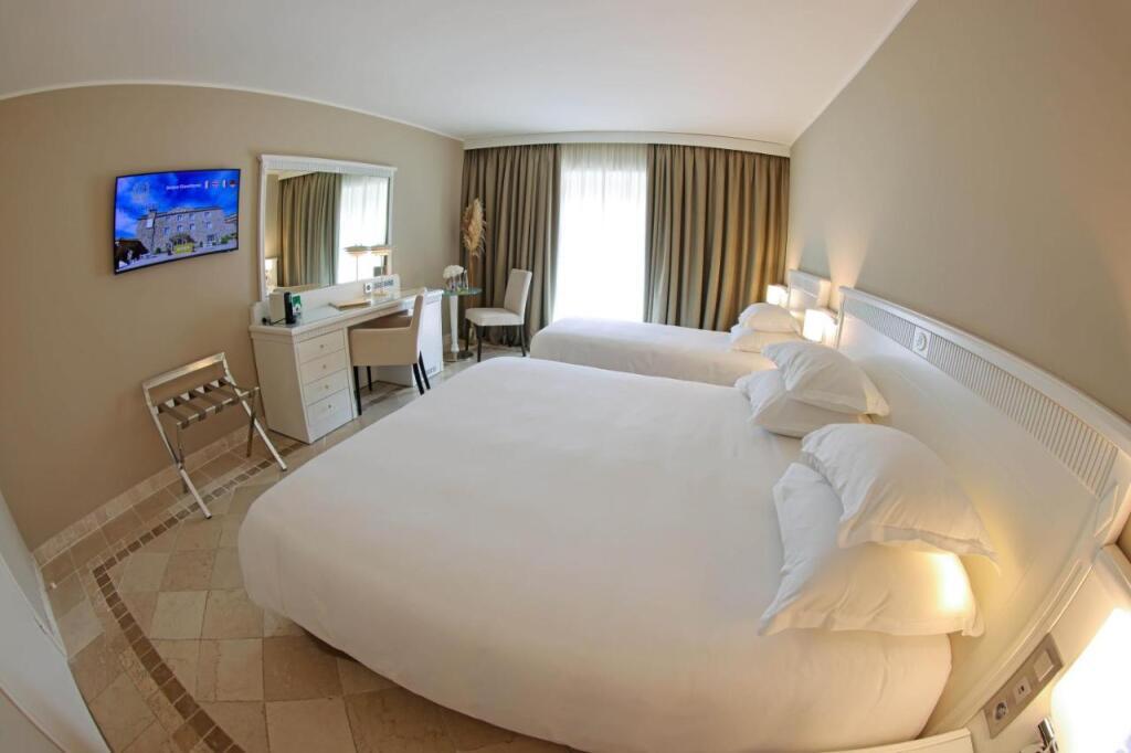 hotel image 16