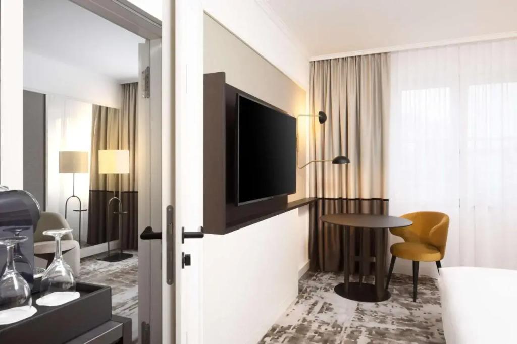 hotel image 11