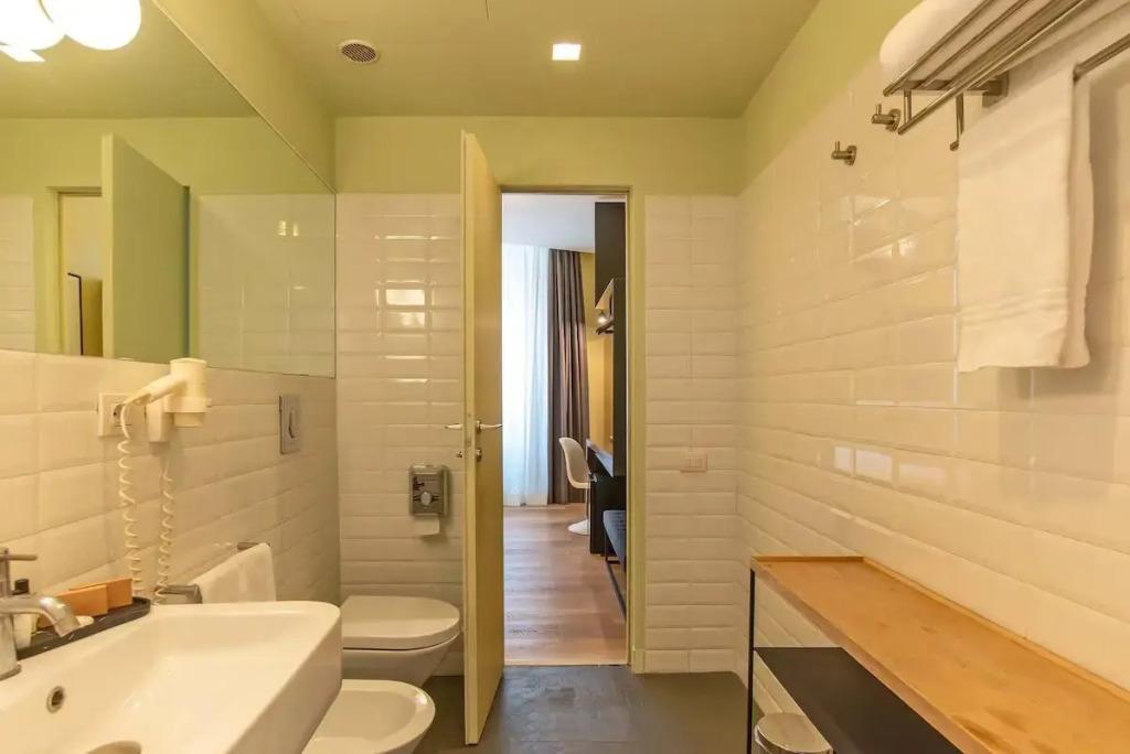 hotel image 16