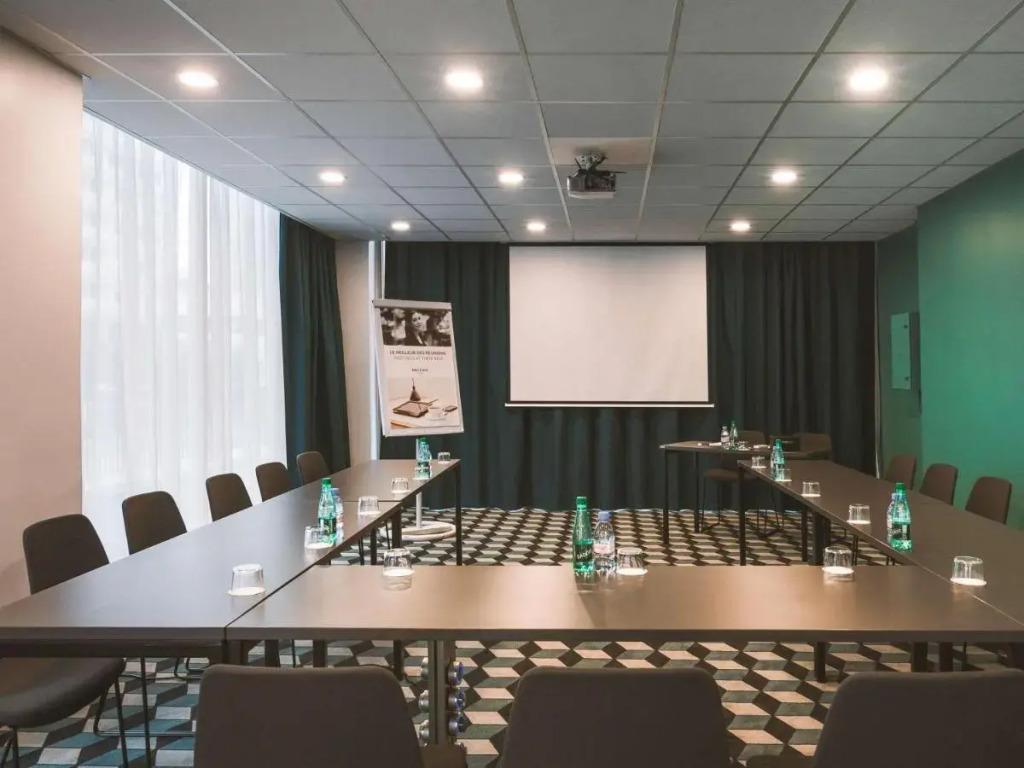 hotel image 16