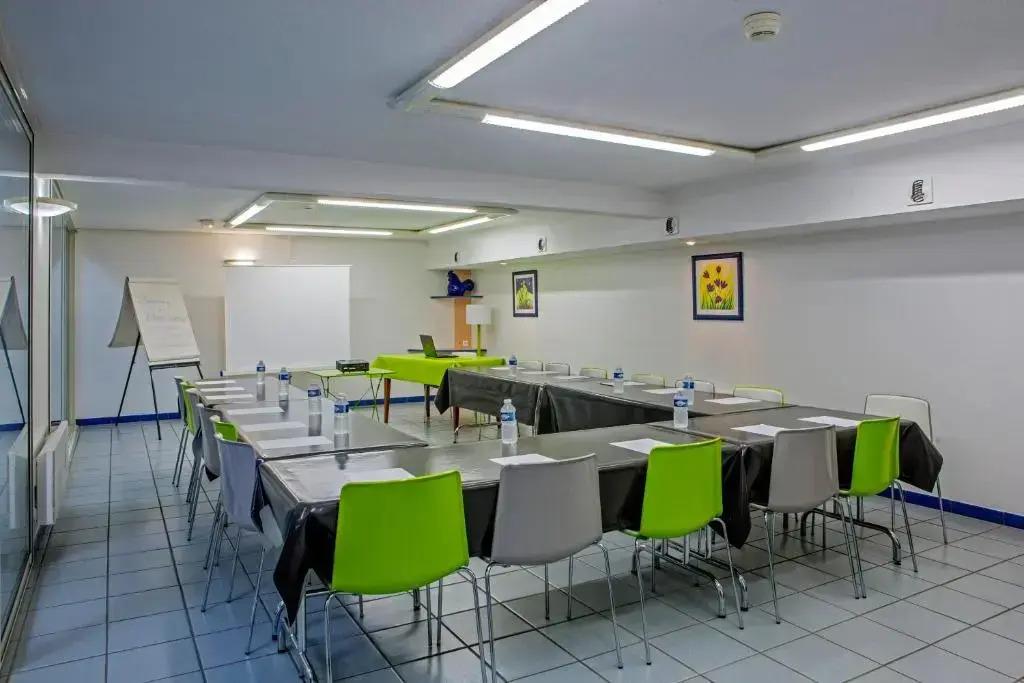 hotel image 13
