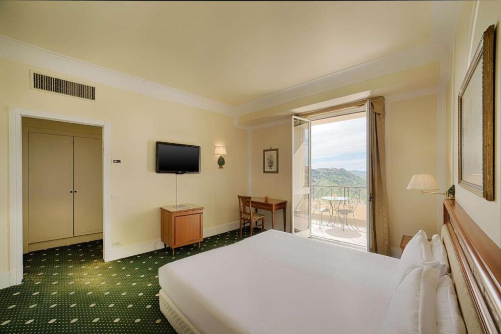 hotel image 16